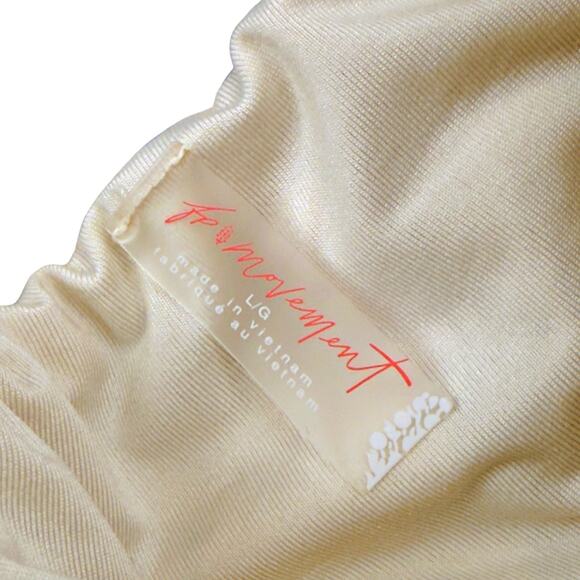 Free People Movement Women's LRG Arctic Snow Get Your Flirt On Shorts NWT - Picture 6 of 9